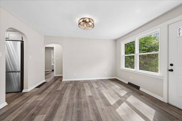 28622 W Edgewood Avenue, Cary, IL 60013