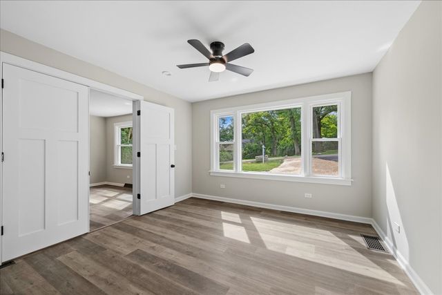 28622 W Edgewood Avenue, Cary, IL 60013