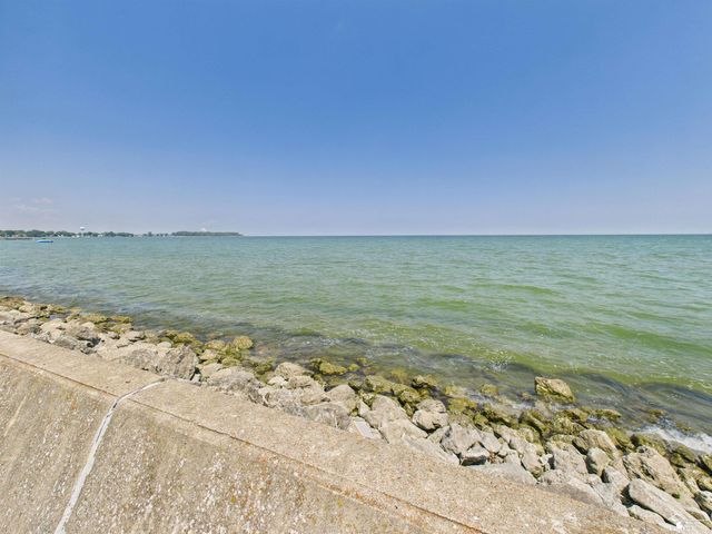 4356 14th Street, Luna Pier, MI 48157