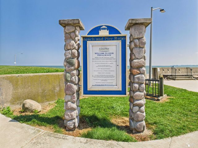 4356 14th Street, Luna Pier, MI 48157