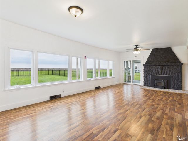 4356 14th Street, Luna Pier, MI 48157