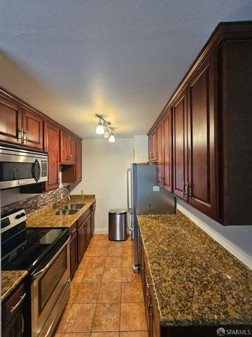 75 Western Shore Lane 1, San Francisco, CA 94115