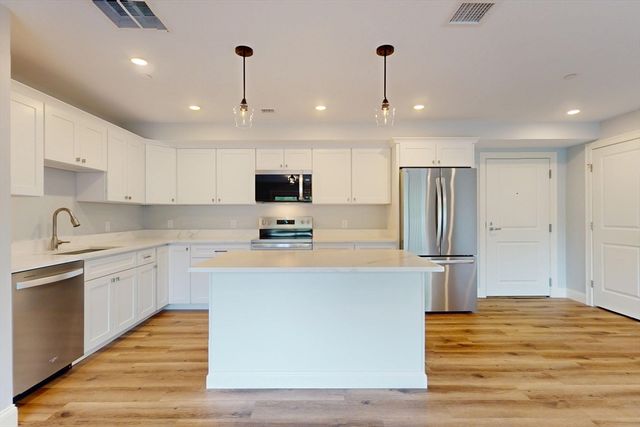 610 Salem Street 301, Wakefield, MA 01180