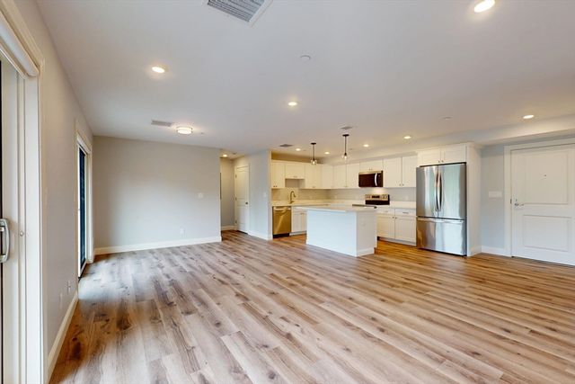 610 Salem Street 301, Wakefield, MA 01180