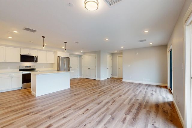 610 Salem Street 301, Wakefield, MA 01180