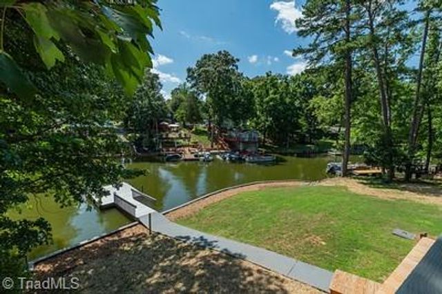 176 Friar Tuck Terrace, Lexington, NC 27292