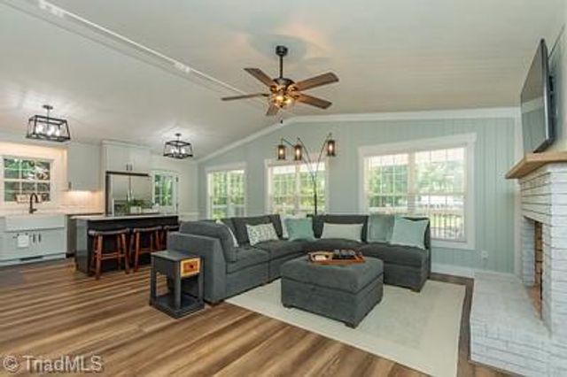 176 Friar Tuck Terrace, Lexington, NC 27292