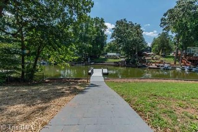 176 Friar Tuck Terrace, Lexington, NC 27292