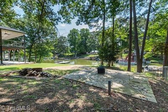 176 Friar Tuck Terrace, Lexington, NC 27292