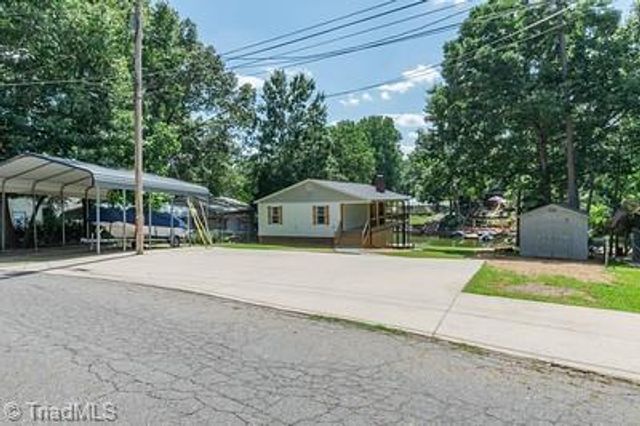 176 Friar Tuck Terrace, Lexington, NC 27292