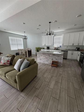 515 5TH STREET S, Dundee, FL 33838