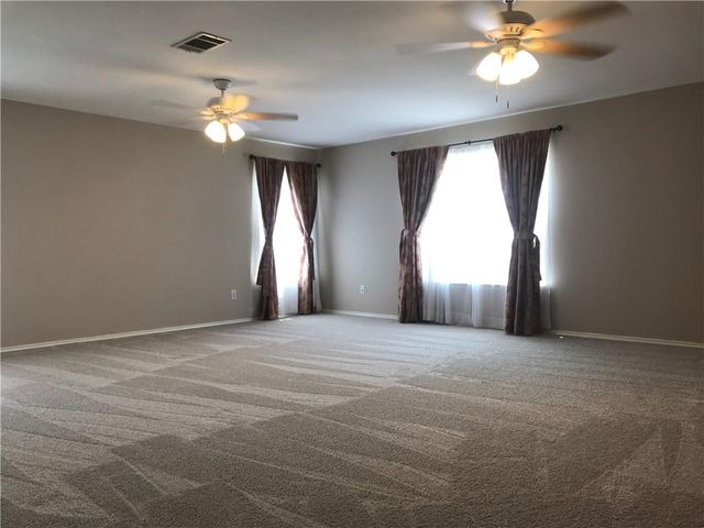 1713 Candlelight DR, Leander, TX 78641