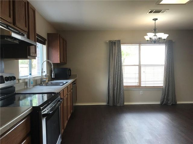 1713 Candlelight DR, Leander, TX 78641