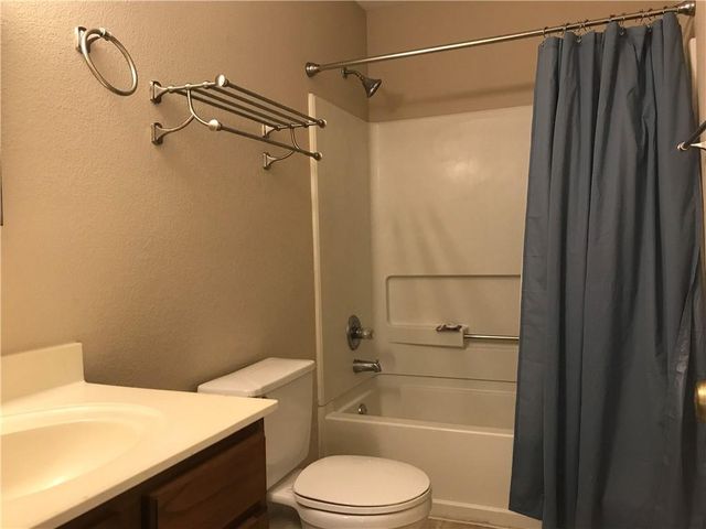 1713 Candlelight DR, Leander, TX 78641