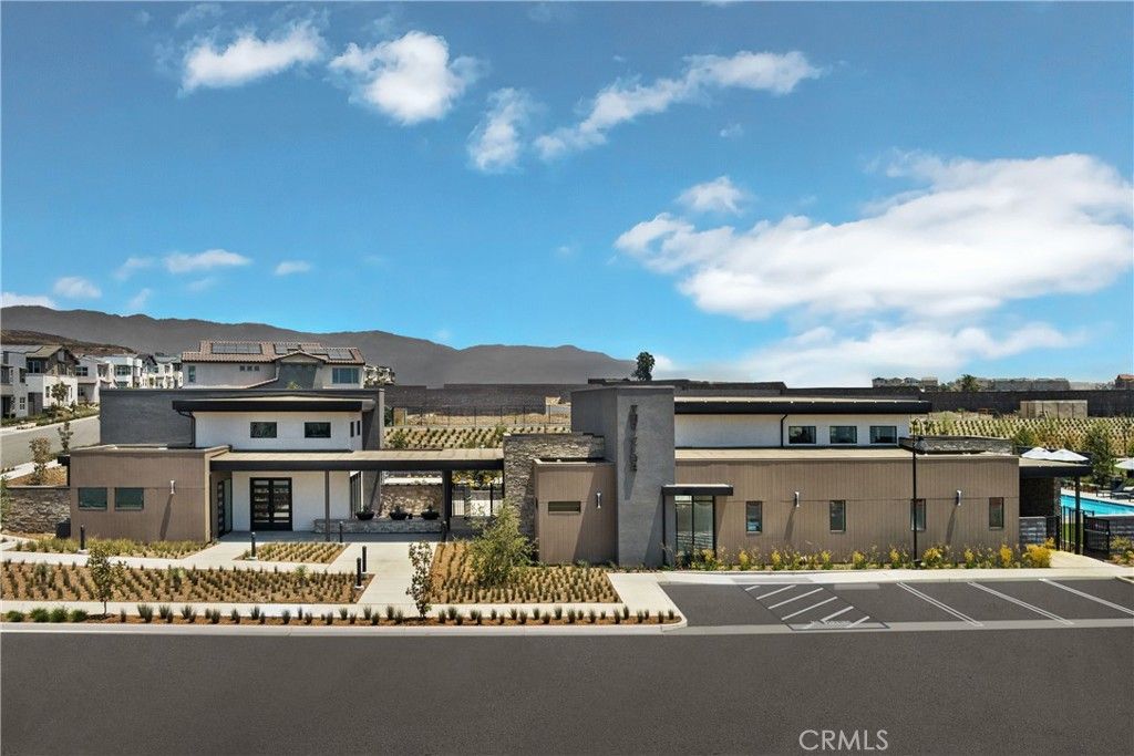 Image 3 of property listing at 15858 Blue Copper Way, Fontana, CA 92336