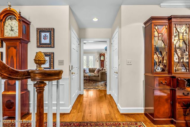 2 Brownsboro Hill Rd, Louisville, KY 40207