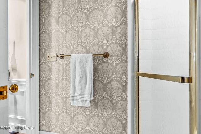 2 Brownsboro Hill Rd, Louisville, KY 40207