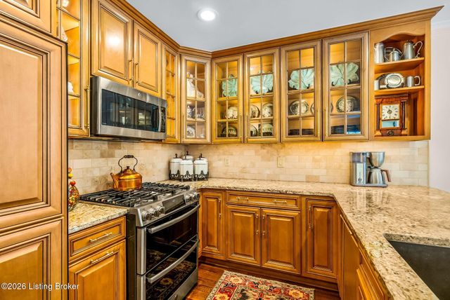 2 Brownsboro Hill Rd, Louisville, KY 40207