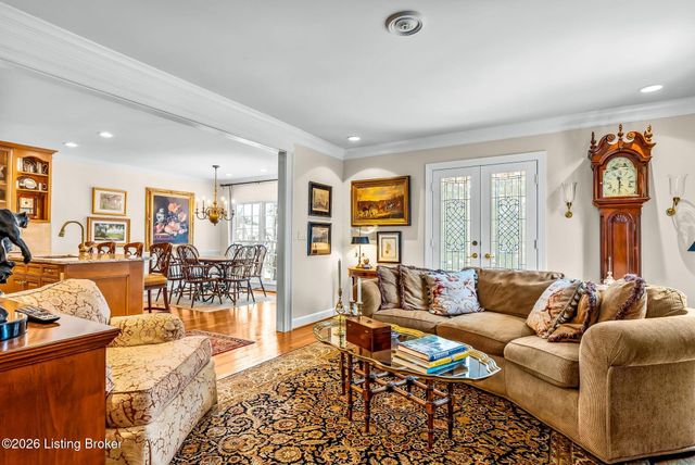 2 Brownsboro Hill Rd, Louisville, KY 40207