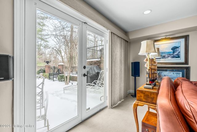 2 Brownsboro Hill Rd, Louisville, KY 40207