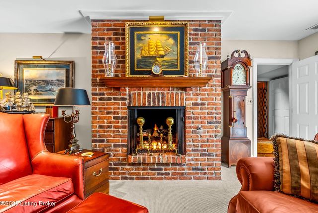 2 Brownsboro Hill Rd, Louisville, KY 40207