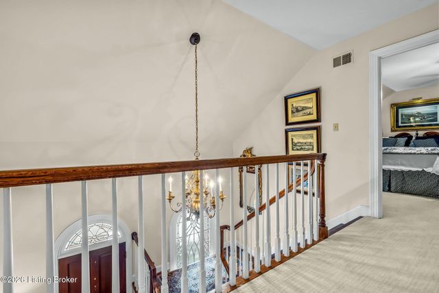 2 Brownsboro Hill Rd, Louisville, KY 40207