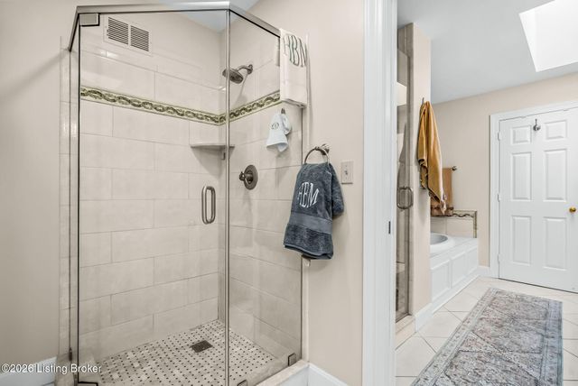 2 Brownsboro Hill Rd, Louisville, KY 40207