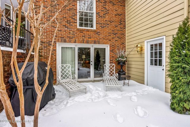 2 Brownsboro Hill Rd, Louisville, KY 40207