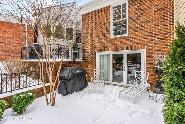 2 Brownsboro Hill Rd, Louisville, KY 40207