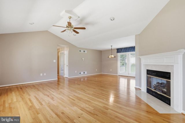 142 HASTINGS DR, Falling Waters, WV 25419