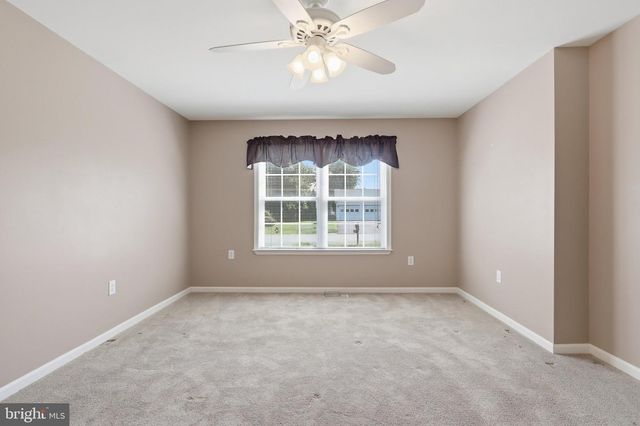 142 HASTINGS DR, Falling Waters, WV 25419