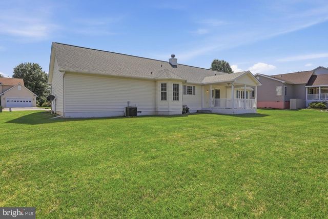 142 HASTINGS DR, Falling Waters, WV 25419