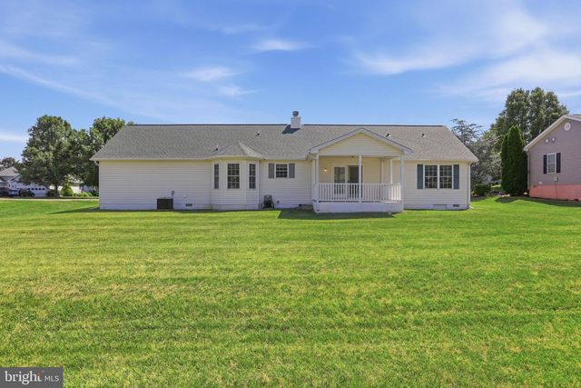 142 HASTINGS DR, Falling Waters, WV 25419