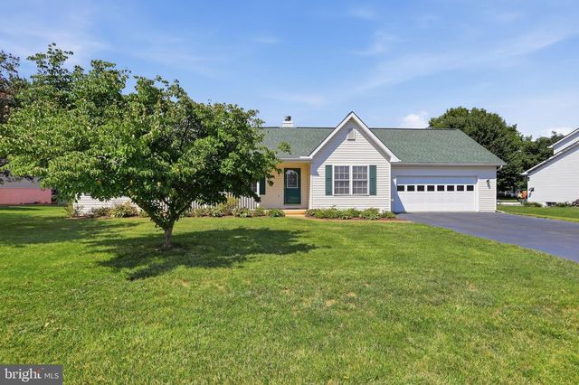 142 HASTINGS DR, Falling Waters, WV 25419