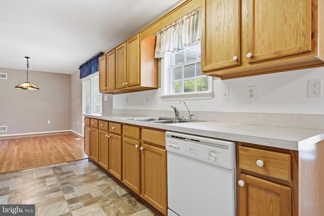 142 HASTINGS DR, Falling Waters, WV 25419