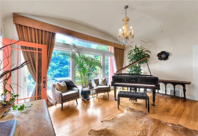1641 N Crescent Heights, Los Angeles, CA 90069