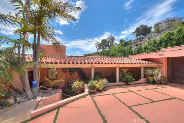 1641 N Crescent Heights, Los Angeles, CA 90069