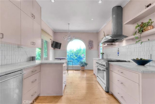 1641 N Crescent Heights, Los Angeles, CA 90069