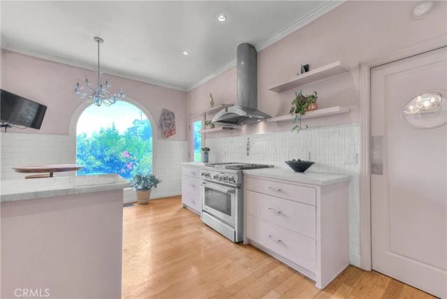 1641 N Crescent Heights, Los Angeles, CA 90069