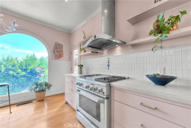 1641 N Crescent Heights, Los Angeles, CA 90069