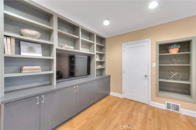 1641 N Crescent Heights, Los Angeles, CA 90069