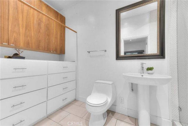 1641 N Crescent Heights, Los Angeles, CA 90069