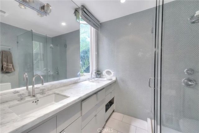 1641 N Crescent Heights, Los Angeles, CA 90069