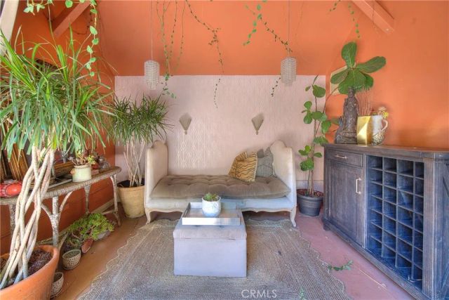 1641 N Crescent Heights, Los Angeles, CA 90069