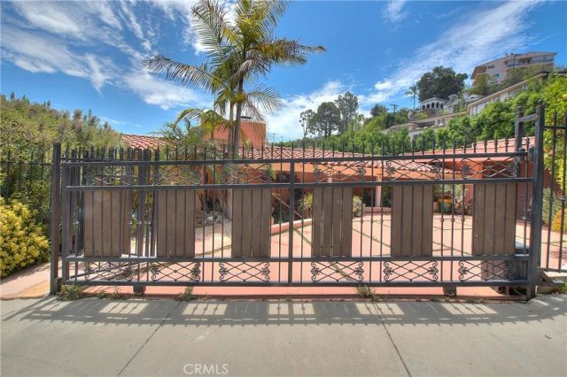 1641 N Crescent Heights, Los Angeles, CA 90069