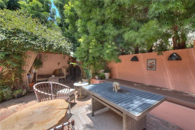 1641 N Crescent Heights, Los Angeles, CA 90069
