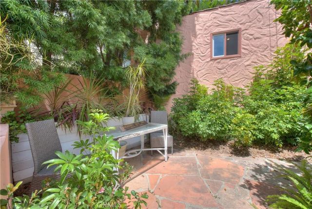 1641 N Crescent Heights, Los Angeles, CA 90069
