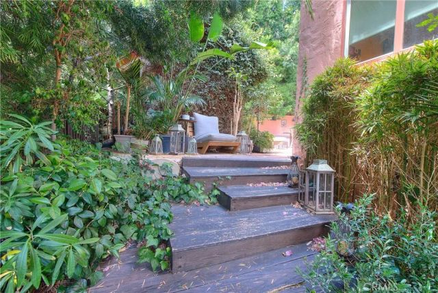 1641 N Crescent Heights, Los Angeles, CA 90069