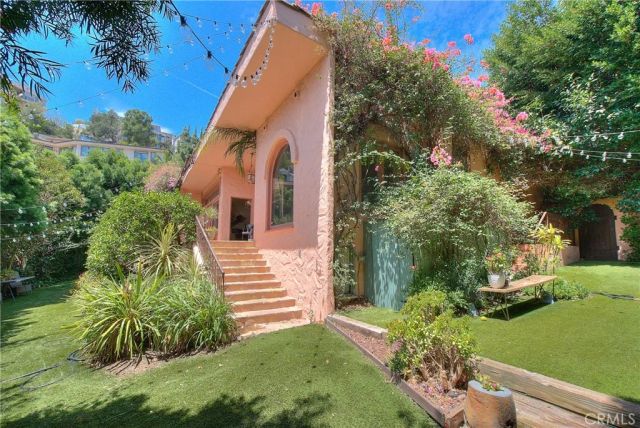 1641 N Crescent Heights, Los Angeles, CA 90069