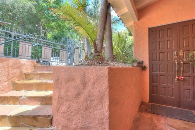 1641 N Crescent Heights, Los Angeles, CA 90069